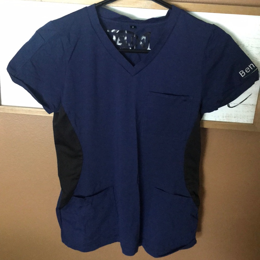 Helix Benefit Scrub Top
